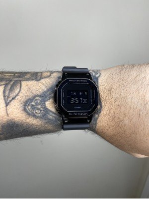 G-SHOCK DW-5600 CAIXA EM AÇO PRETO